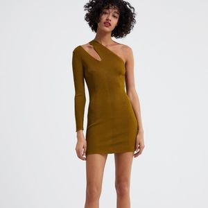 322 Zara mustard ribbed off the shoulder dress